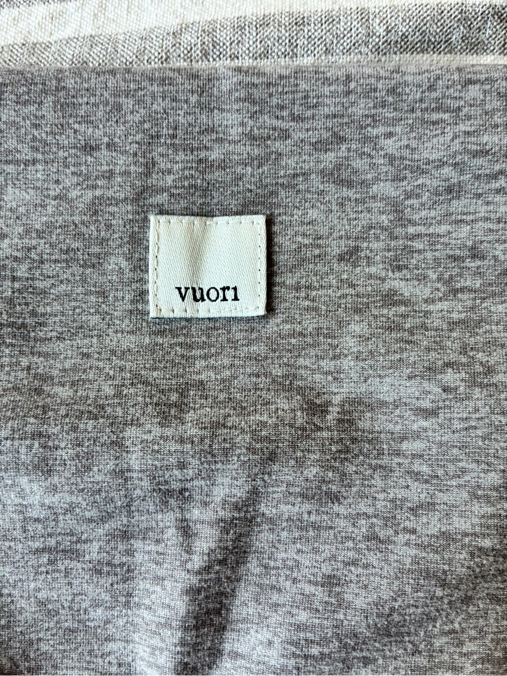 Vuori Men’s Heather Gray Crew - Soft Gray Pullover